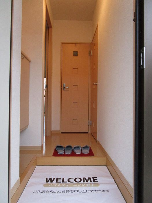 アンプルール　A棟の玄関