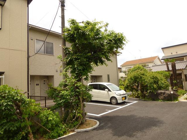 ソレイユの駐車場|車をお持ちの方に嬉しい駐車場付きの物件です