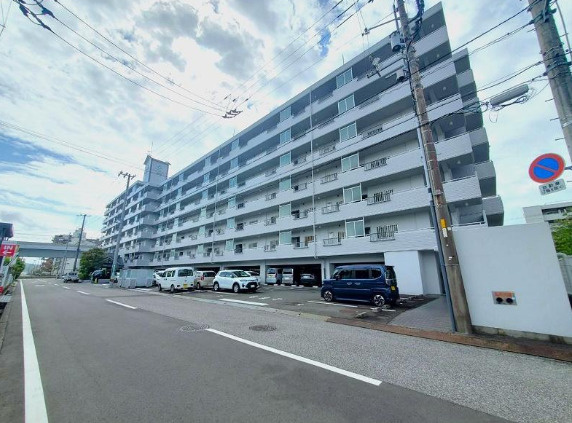 「電停まで500ｍ圏内の立地」高知市葛島4丁目サーパス高須　中古マンション