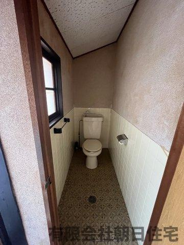 【トイレ】 | 石橋町中古戸建 | 落ち着いた色調のトイレです