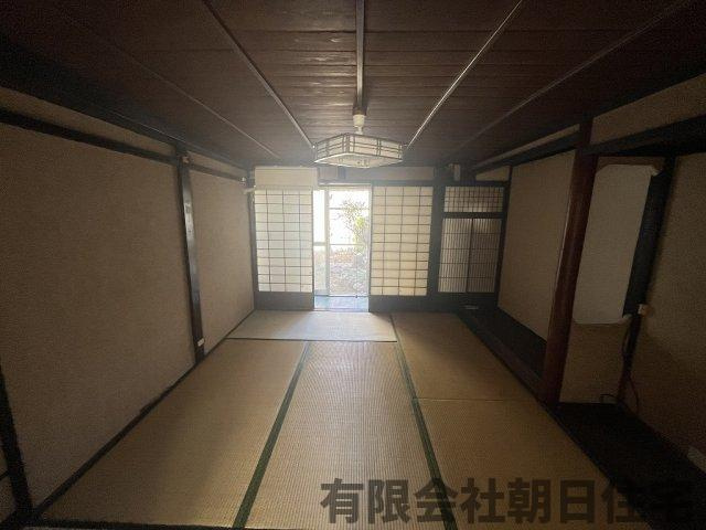 【和室】 | 石橋町中古戸建 | 畳の上でゆっくりとくつろげる和室です