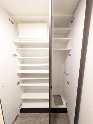 クラルテ東戸塚の収納|※別号室の同間取の参考写真です