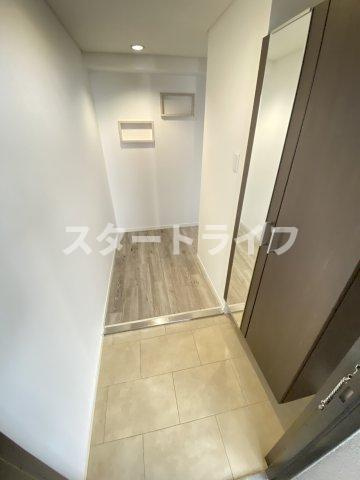 大阪市淀川区西宮原１丁目の賃貸マンションの玄関
