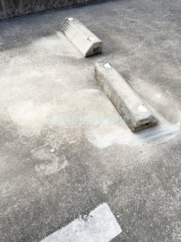 フューチャー市ヶ尾の駐車場