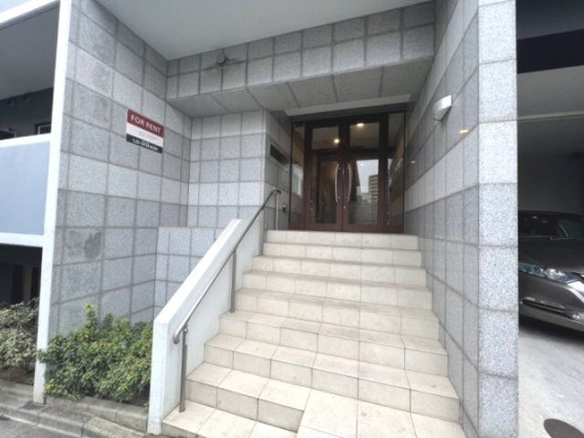 ルクレ池袋のエントランス