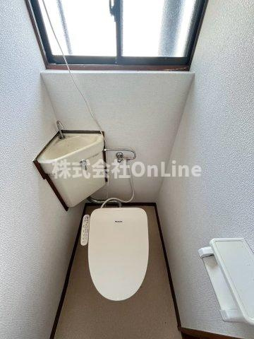 御厨4丁目2階建貸家のトイレ