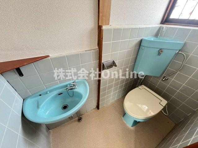 御厨4丁目2階建貸家のトイレ