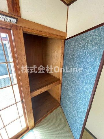 御厨4丁目2階建貸家の収納