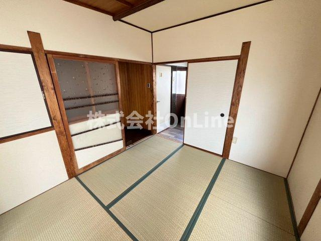 御厨4丁目2階建貸家の和室