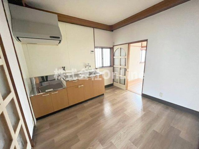 御厨4丁目2階建貸家の居間・リビング