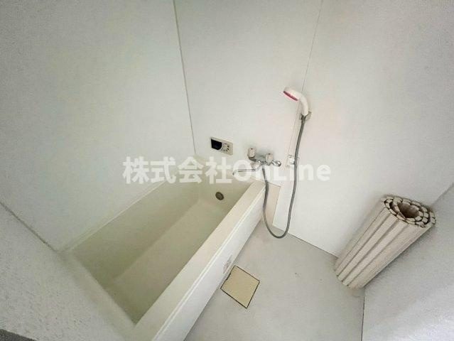 御厨4丁目2階建貸家の浴室