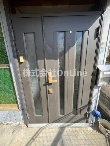 御厨4丁目2階建貸家のエントランス