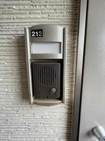 ソレイユⅠのセキュリティ|部屋前のインターホンです