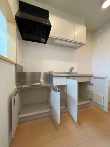ソレイユⅠの内装|キッチン収納です