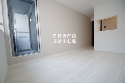 【寝室】 | カインドネス矢部 | 白基調で清潔感のあるお部屋