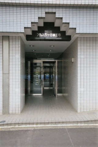 アルス市ヶ谷薬王寺のエントランス|アルス市ケ谷薬王寺