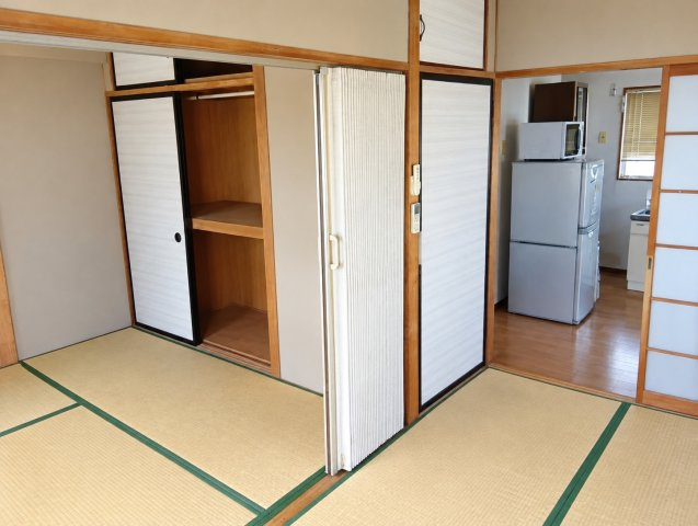 ビレッタ静岡　静岡市駿河区津島町の和室|押入付きで収納にも便利な和室です