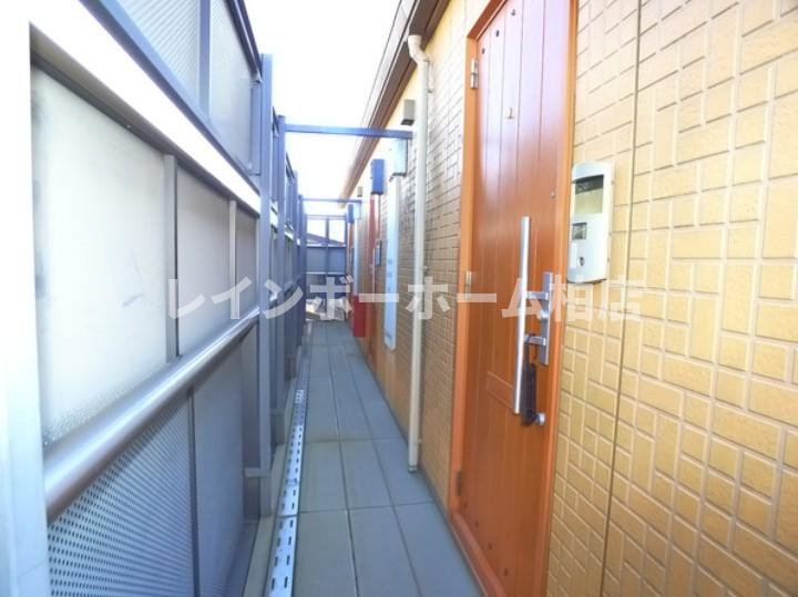 積水ハウス施工☆洗面台独立☆２口コンロ☆浴室乾燥機☆のエントランス|2階玄関前