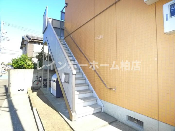 積水ハウス施工☆洗面台独立☆２口コンロ☆浴室乾燥機☆のその他共用部分|共用階段です