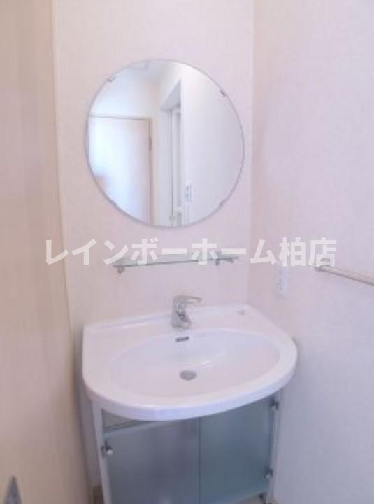 積水ハウス施工☆洗面台独立☆２口コンロ☆浴室乾燥機☆の洗面所|スペースが確保できる洗面所です