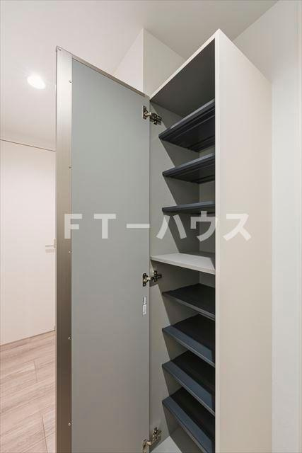 Contel 湊町(コンテルミナトチョウ)の収納