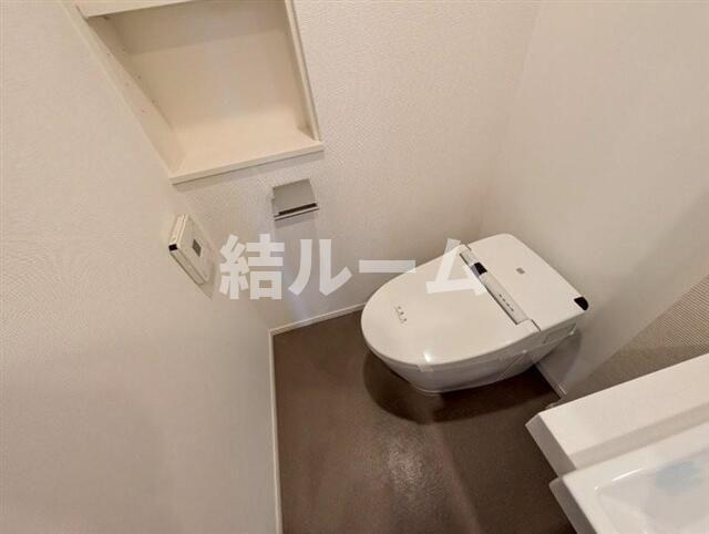 北区岸町１丁目の賃貸マンションのトイレ