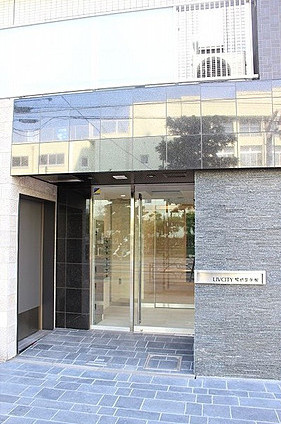 リヴシティ堀切菖蒲園のエントランス