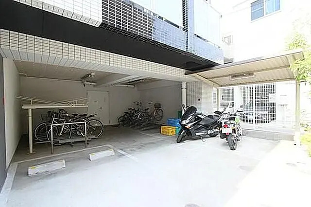 ＡＸＡＳ　ＴＯＫＹＯ　ＯＲＩＥＮＳの駐車場