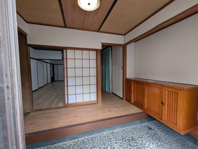 馬場崎F貸家2の玄関