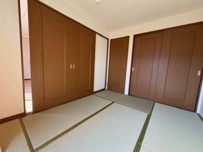 リビングタウン小森野　壱番館　Ｄの和室