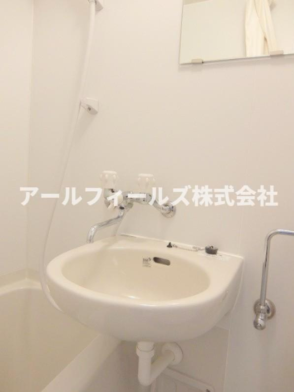 松戸市西馬橋幸町の賃貸マンションの洗面所|洗面台