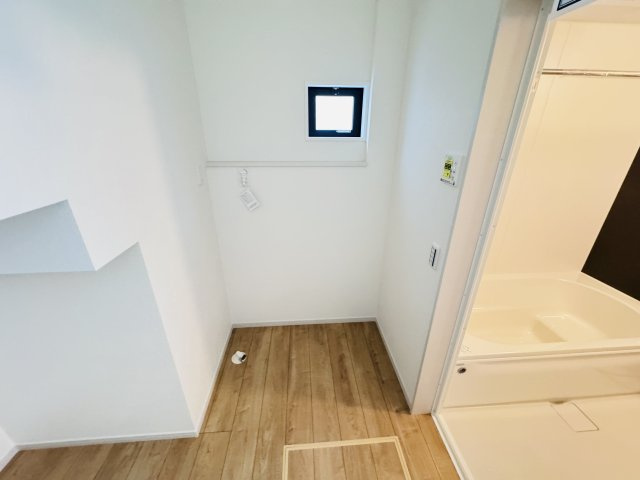 柏市光ケ丘２丁目新築戸建【酒井根東小学校：9分】のランドリースペース|洗濯機置き場