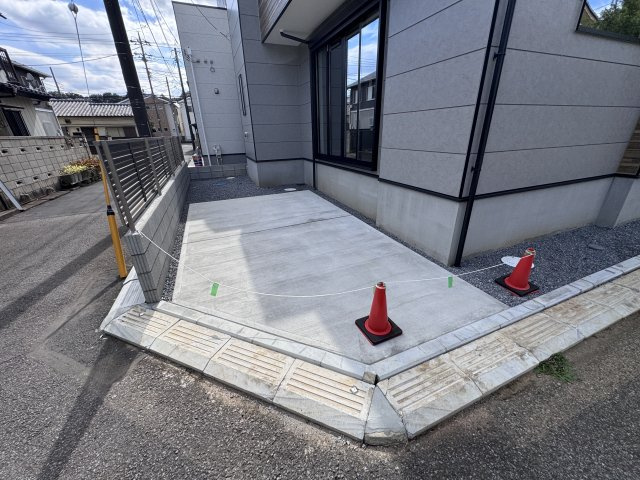 柏市光ケ丘２丁目新築戸建【酒井根東小学校：9分】の駐車場|1号棟駐車スペース