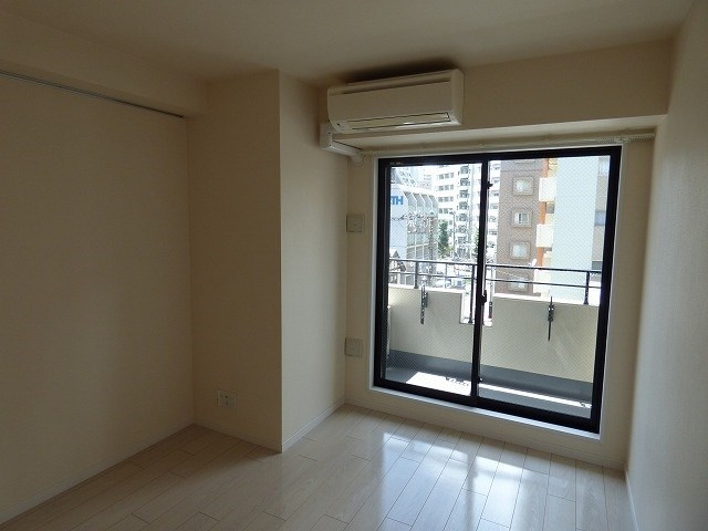 洋室7.4帖