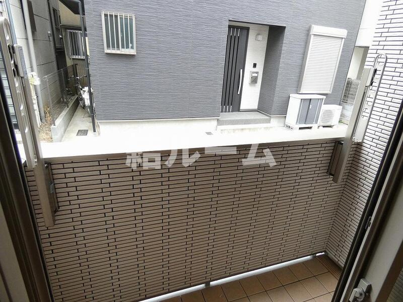 練馬区中村北１丁目のアパートのバルコニー