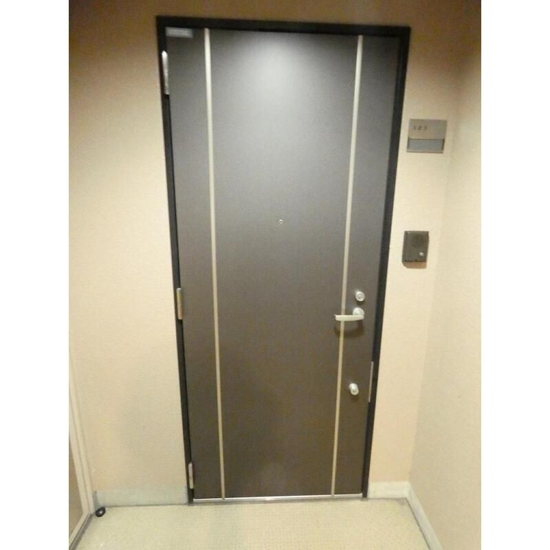 ロワジール三軒茶屋の玄関
