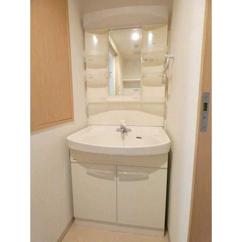 ロワジール三軒茶屋の洗面所