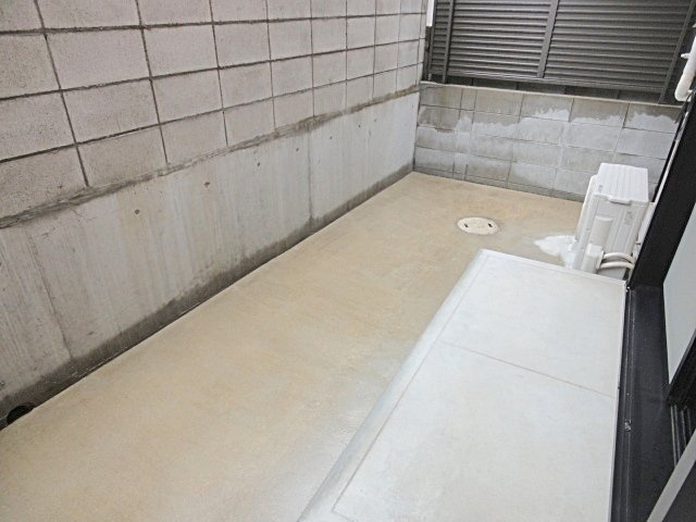 逆瀬川ヒルズのバルコニー