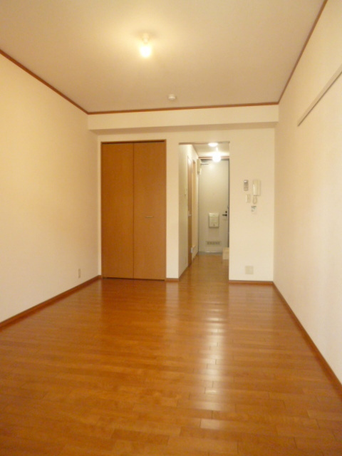 ブラックペッパーの寝室|★明るいフローリングのお部屋です★
