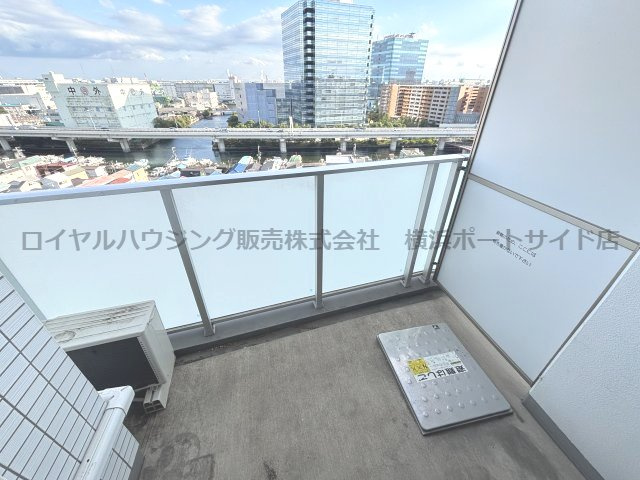 【バルコニー】