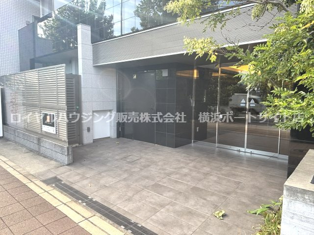 【エントランス】