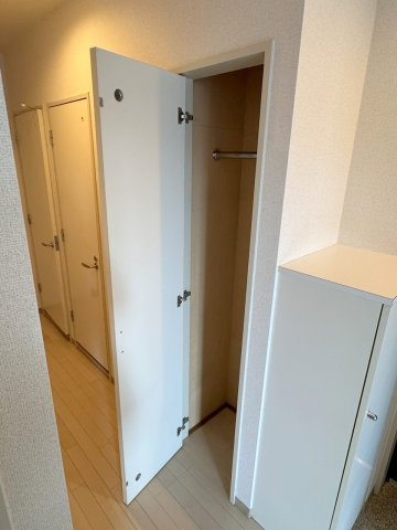 ｆ・Ｓｔｕｄｉｏの内装|★※別号室の写真です　玄関横の収納です★