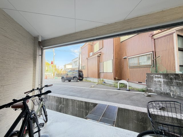 ハイツ愛宕町Ⅱの駐車場