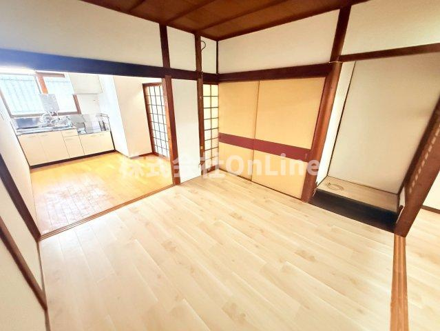 天王寺町南3丁目戸建の居間・リビング