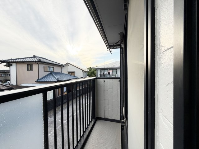ファミールKIYOTO B棟のバルコニー