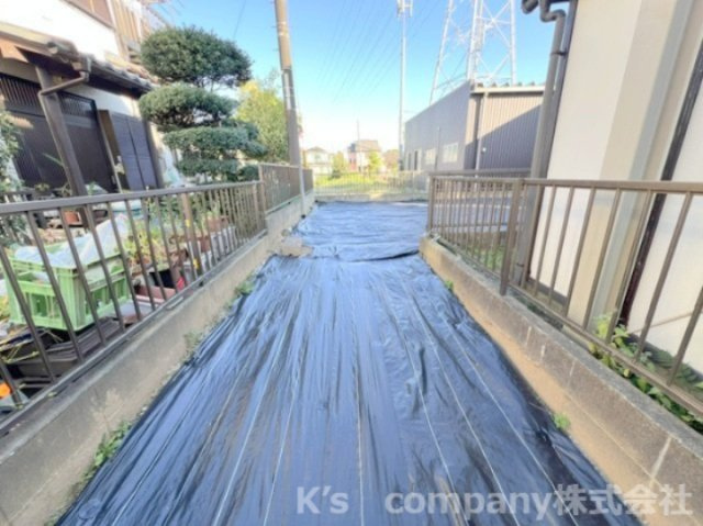 ■高座郡寒川町一之宮4丁目　建築条件なし　売地の外観|専用通路を通るとゆったりとした敷地が広がります◇