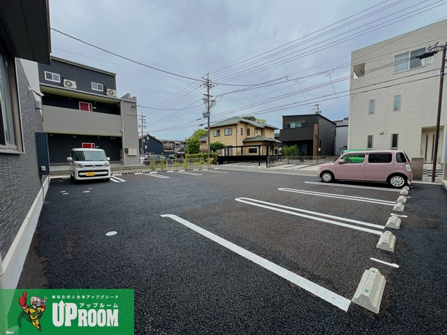 スリジェの駐車場