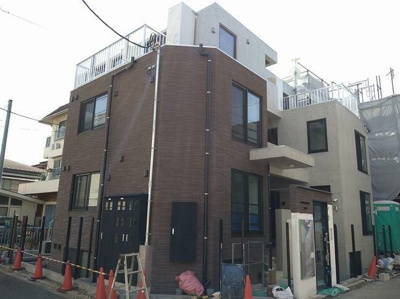 【外観】 | アヴァンタージュ中野EAST | 綺麗な外観。
