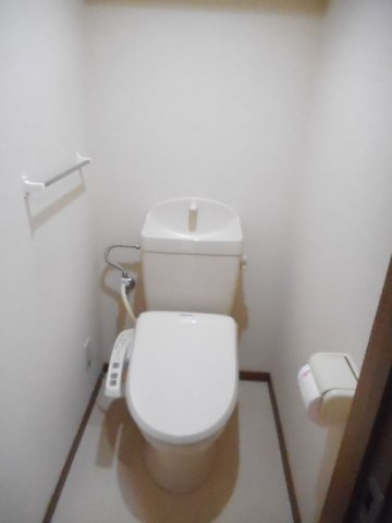 グランパルテールのトイレ|落ち着いた色調のトイレです