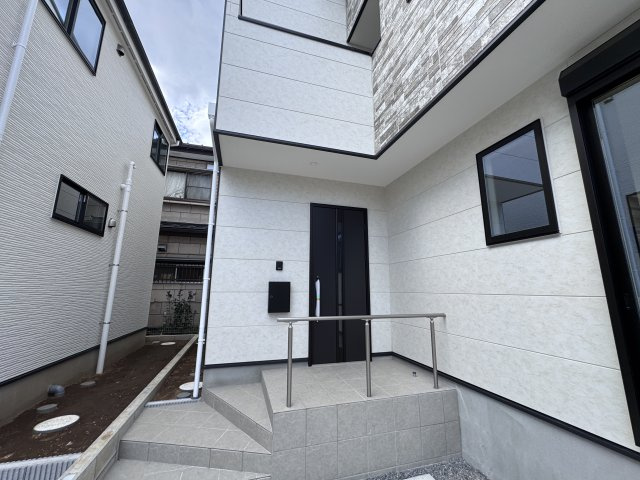 柏市光ケ丘２丁目新築戸建【酒井根東小学校：9分】のエントランス|エントランス